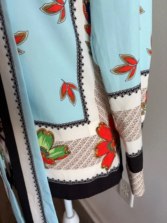 Vintage inspired Light Blue Floral Print Button-Up Blouse with Long Neck Tie - Picture 8 of 13